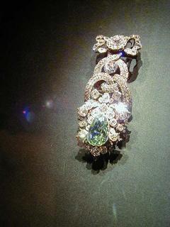 Green Dresden Diamond<br>Location: <a href="https://www.google.com/maps/search/?api=1&query=38.89096,-77.02601" target="_new">Smithsonian National Museum of Natural History</a>